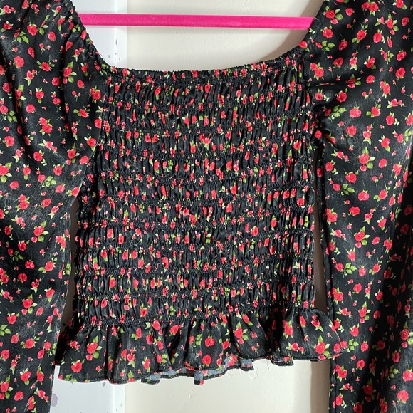 FOREVER 21 ROSES TOP - Picture 4 of 4